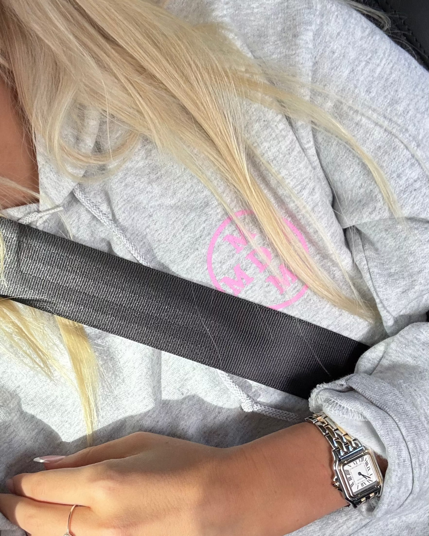 Le sweat à capuche de skateboard