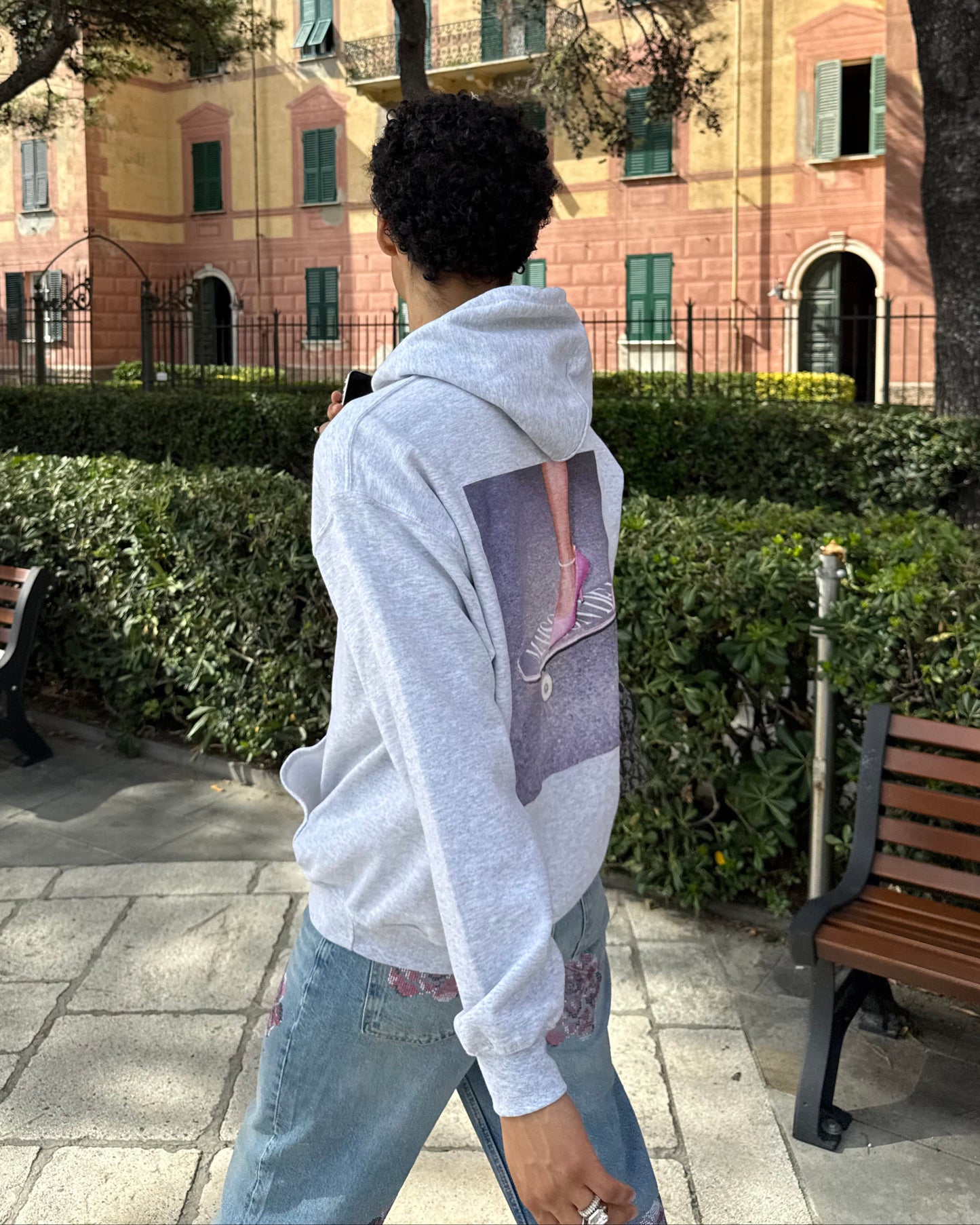Le sweat à capuche de skateboard