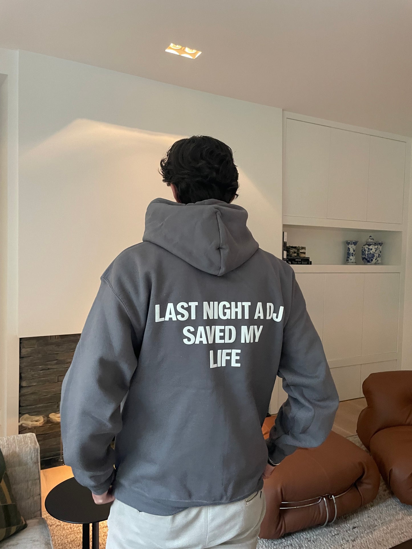 Le sweat à capuche DJ